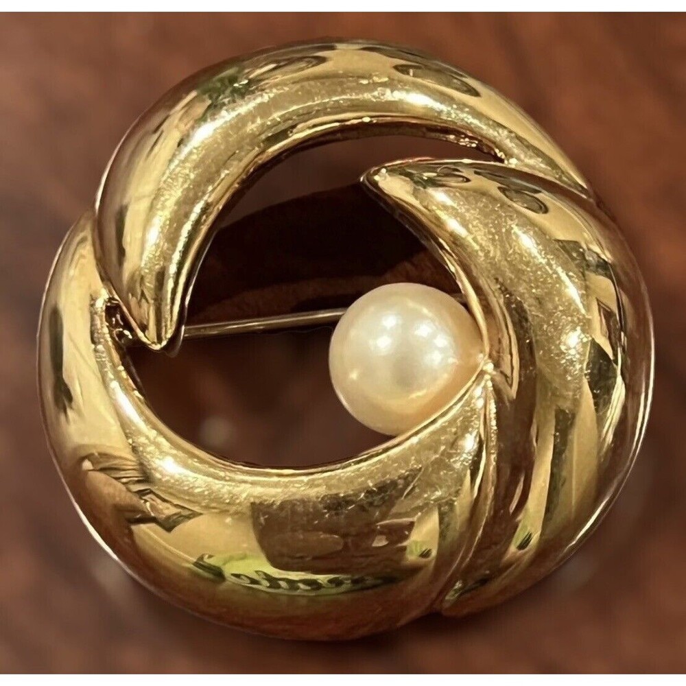Vintage Signed NAPIER Gold Tone Faux Pearl Pin Brooch Round